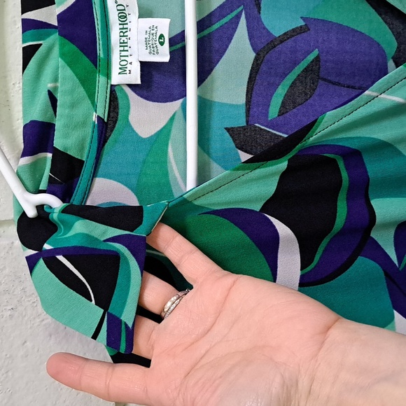 Maternity Motherhood Green V-Neck Short Sleeve Dress. Size Large - Picture 3 of 7